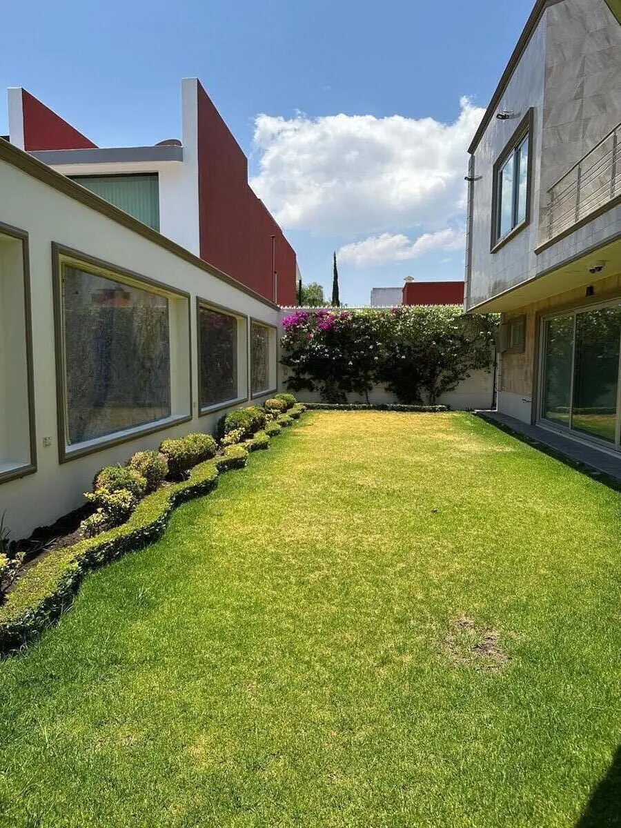 Casa en venta en Lomas de Angelópolis, San Andrés Cholula — foto 1 de 31