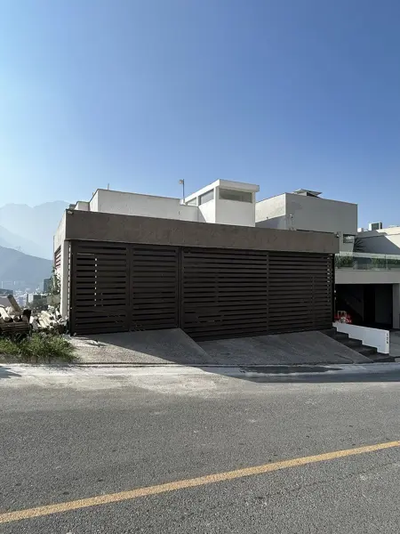 CASA EN VENTA VISTA REAL