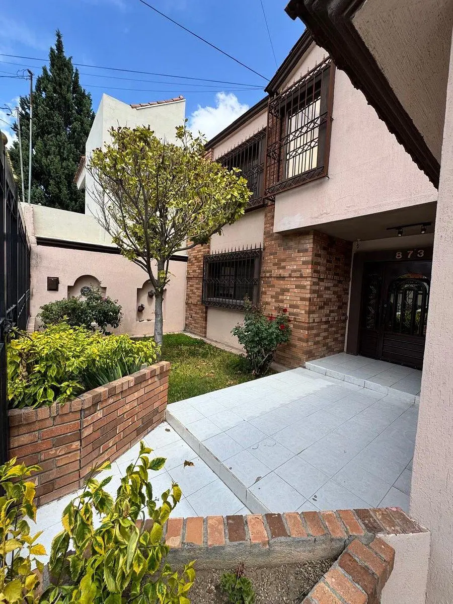 Casa en venta en San Patricio, Saltillo — foto 1 de 35