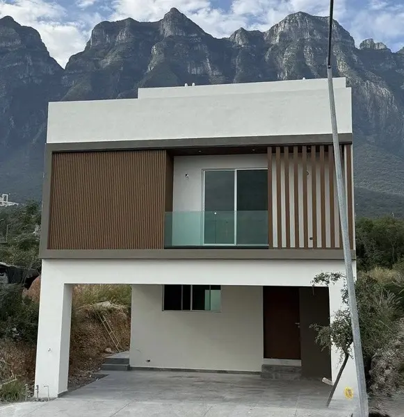 CASA EN CUMBRES MAGNOLIA