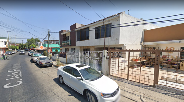 CASA EN VENTA EN JARDINES DE LA CRUZ, GDL-JAL