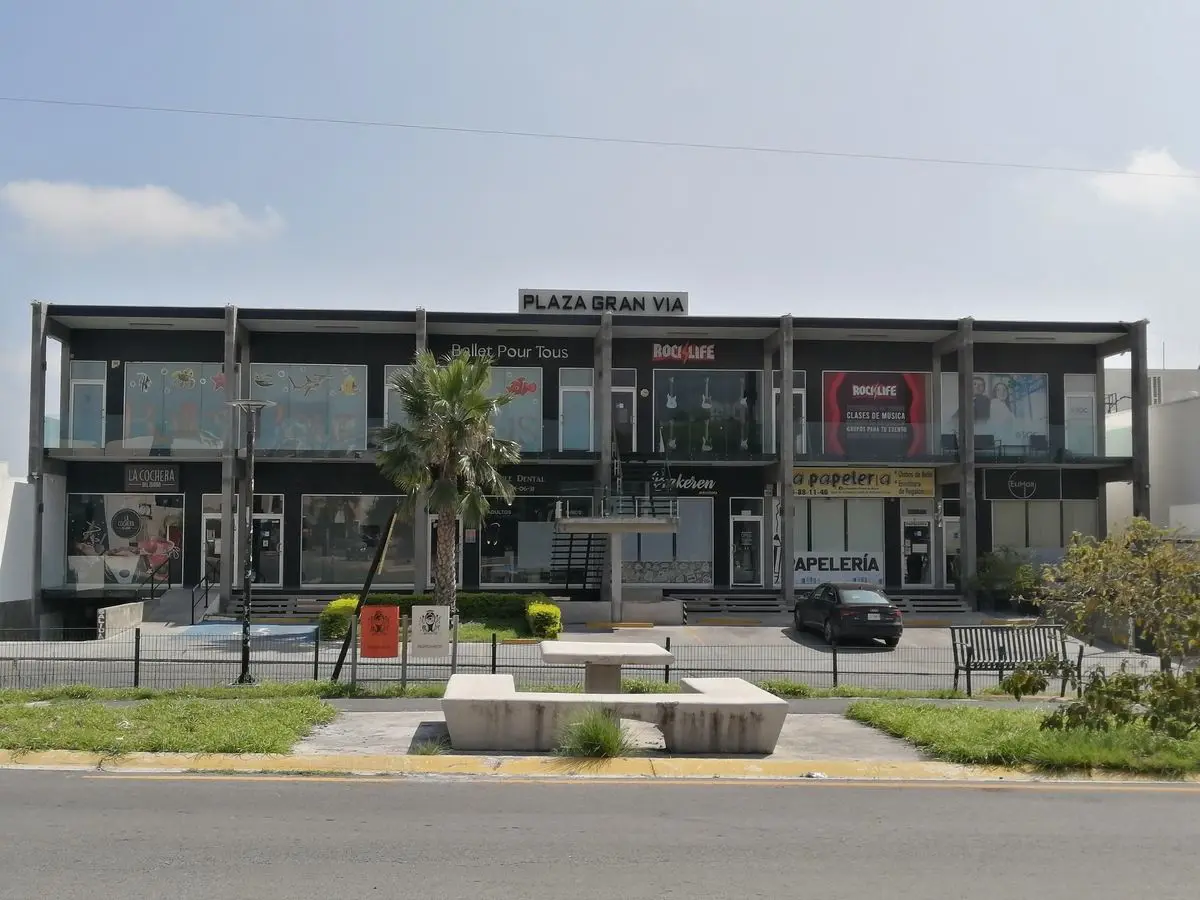 Local en venta en Puerta de Hierro, Monterrey — foto 1 de 6