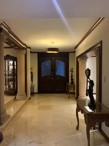 CASA EN VENTA EN CUMBRES TERCER SECTOR