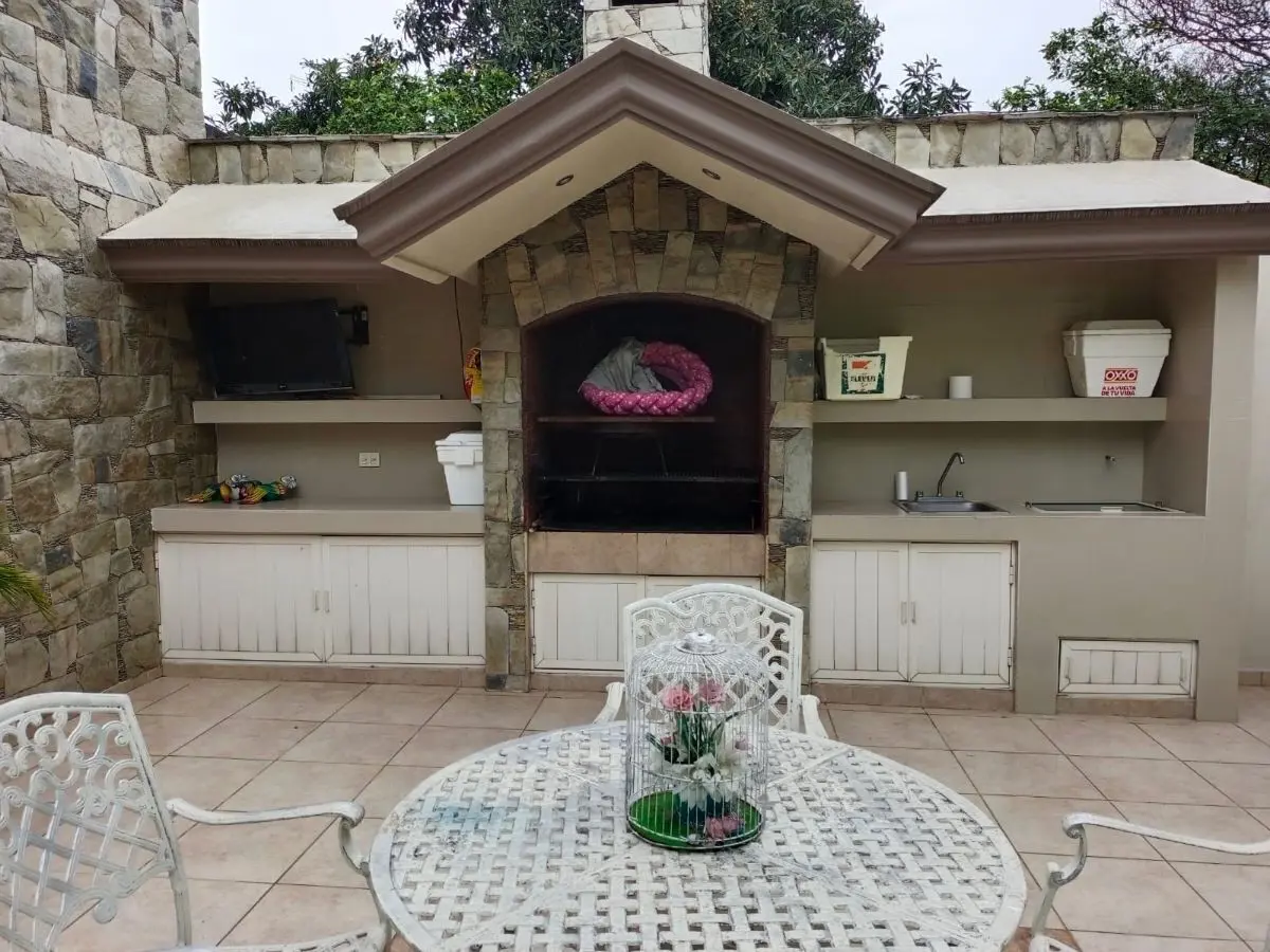 Casa en venta en Ciudad Satelite, Monterrey — foto 1 de 17