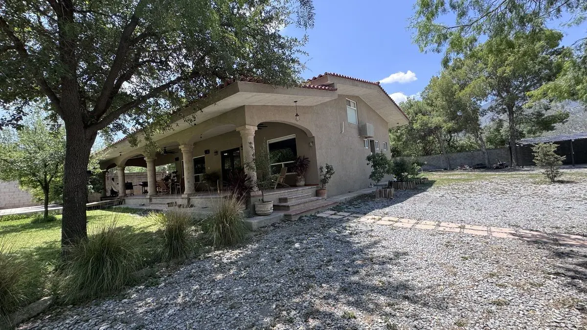 Quinta en venta en Ciudad Santa Catarina Centro, Santa Catarina — foto 1 de 22