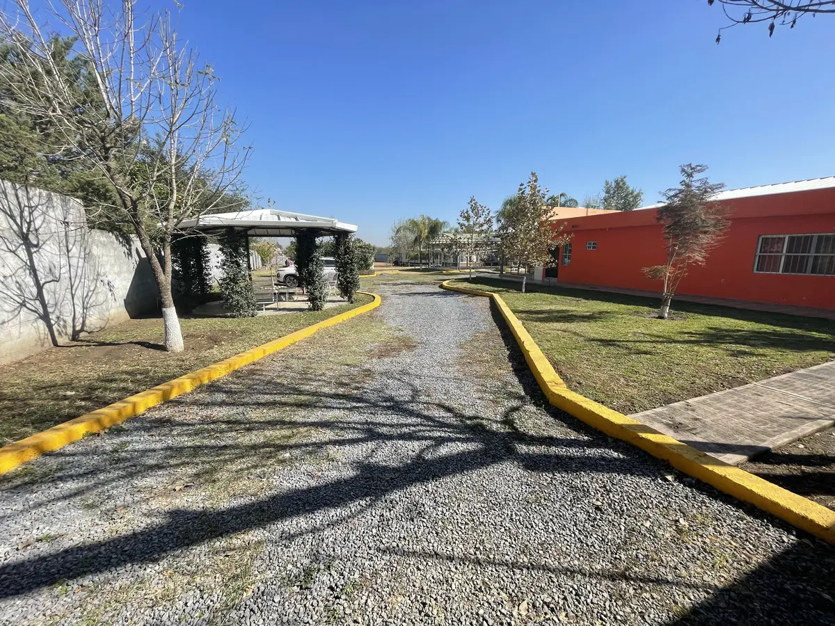 Quinta en venta en López Mateos 1er Sec., Cadereyta Jiménez — foto 1 de 23