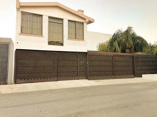 CASA EN VENTA CONTRY 1ER SECTOR