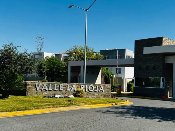 Casa en venta en Valle la Rioja, Apodaca — foto 2 de 31