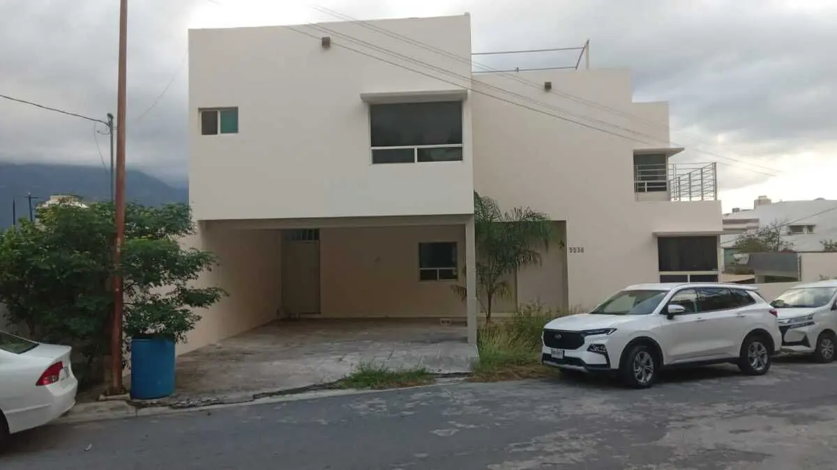 Casa en venta en Pedregal la Silla 1 Sector, Monterrey — foto 1 de 40