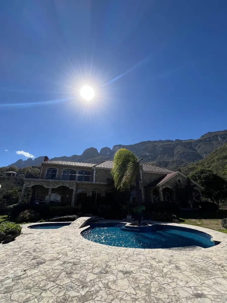Casa en venta en Valle de San Ángel, San Pedro Garza García — foto 1 de 14