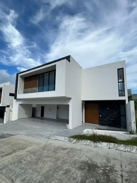 CASA EN VENTA EN CARRETERA NACIONAL