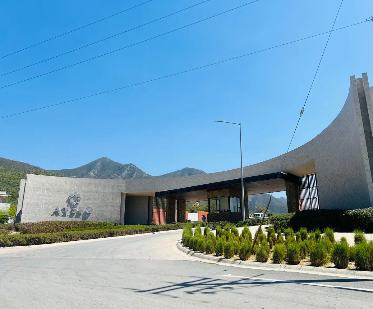 Terreno en venta en El Yerbaniz, Santiago — foto 1 de 14