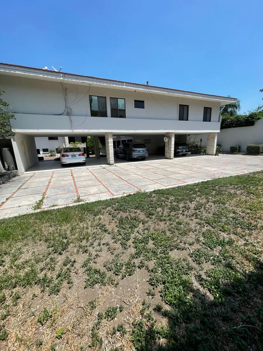 Casa en venta en Del Valle, San Pedro Garza García — foto 1 de 15