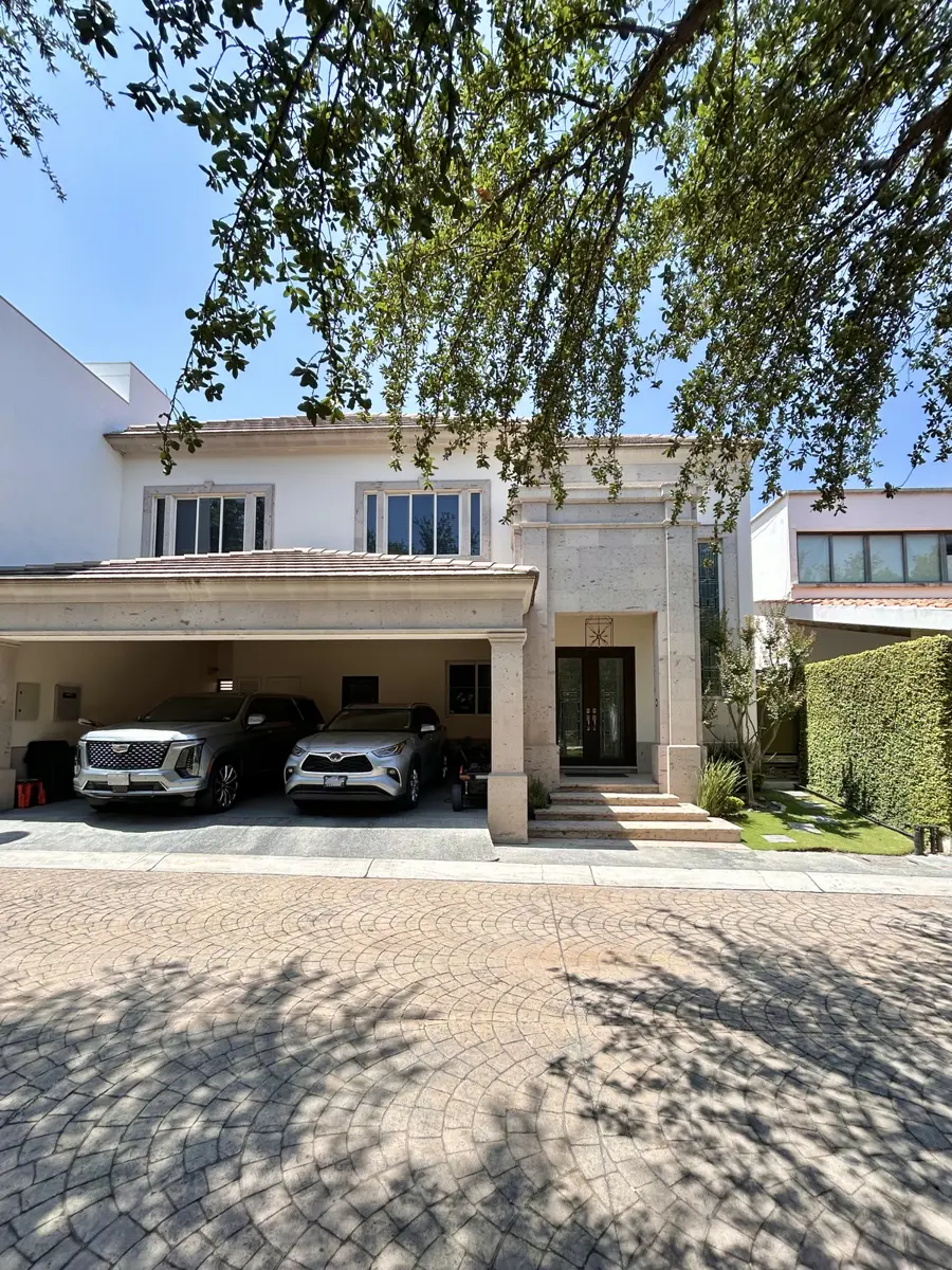 Casa en venta en Zona de Los Callejones, San Pedro Garza García — foto 1 de 28