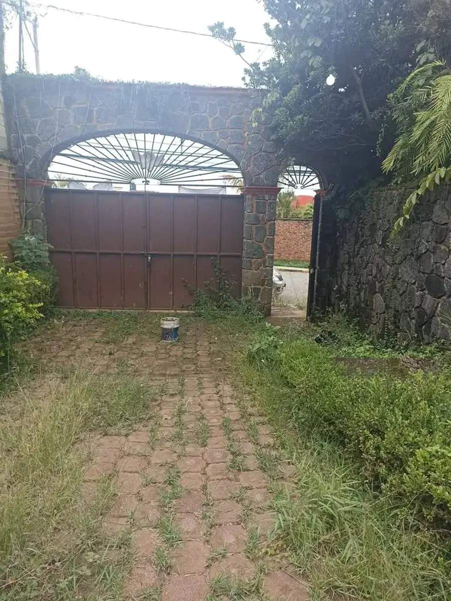 Terreno en venta en Lomas de Tzompantle, Cuernavaca — foto 1 de 8