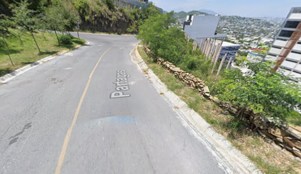 Terreno en venta en Lomas de Montecristo, Monterrey — foto 3 de 3