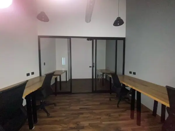 Local en renta en Puerta de Hierro, Monterrey — foto 2 de 7