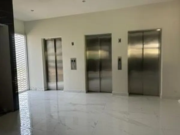 Oficinas en Renta en Av. Fundadores, Valle Oriente