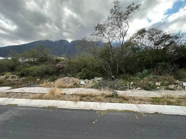 TERRENO EN VENTA EN CUMBRES MAGNOLIA
