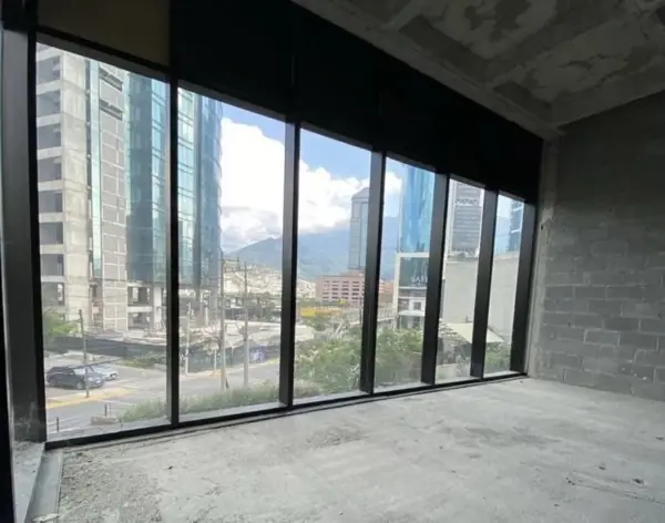 Local Comercial en Renta en Avenida Lazaro Cardenas, San Pedro Garza Garcia, N.l.