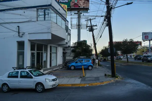 Local en renta en Las Cumbres, Monterrey — foto 2 de 9