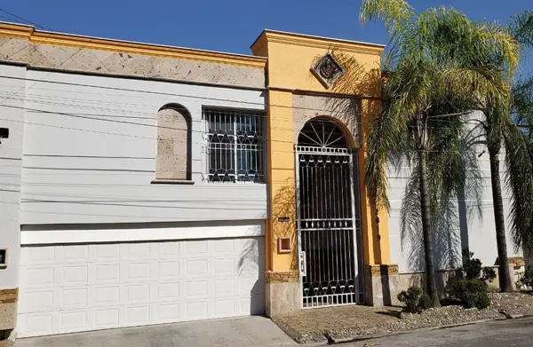 CASA EN VENTA EN CUMBRES