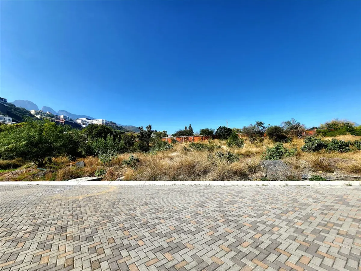 TERRENO EN VENTA EN ZONA CAMPESTRE MTY TERRENO EN VENTA EN ZONA CAMPESTRE MTY