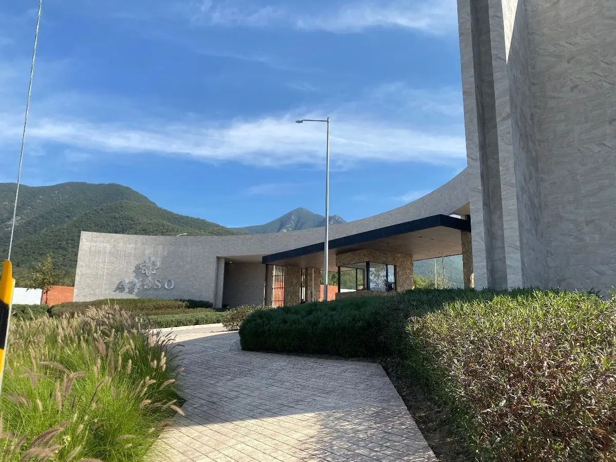Terreno en venta en El Yerbaniz, Santiago — foto 1 de 16