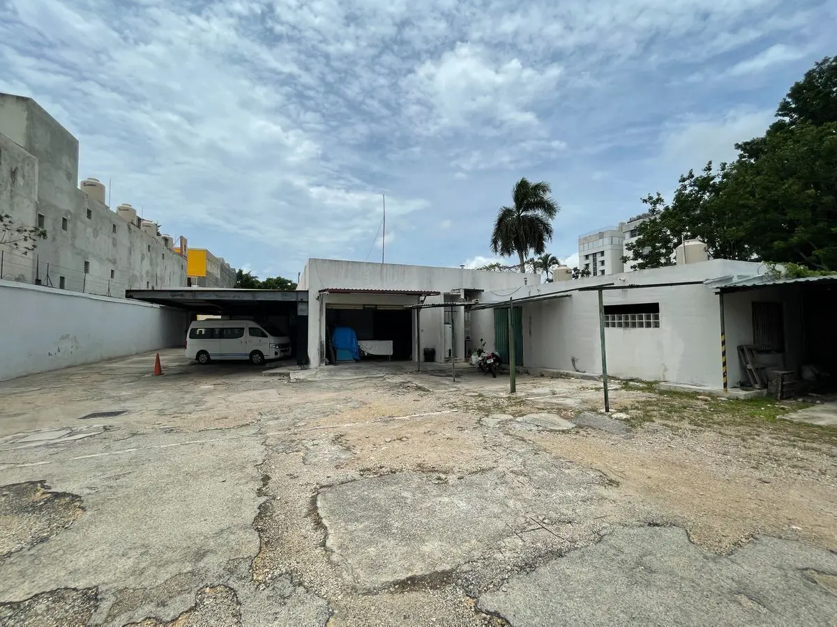 Terreno en venta en Merida Centro, Mérida — foto 1 de 36