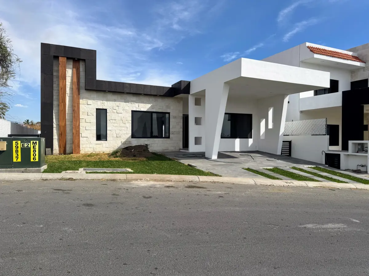 Casa en venta en Lomas de Cocoyoc, Atlatlahucan — foto 1 de 40