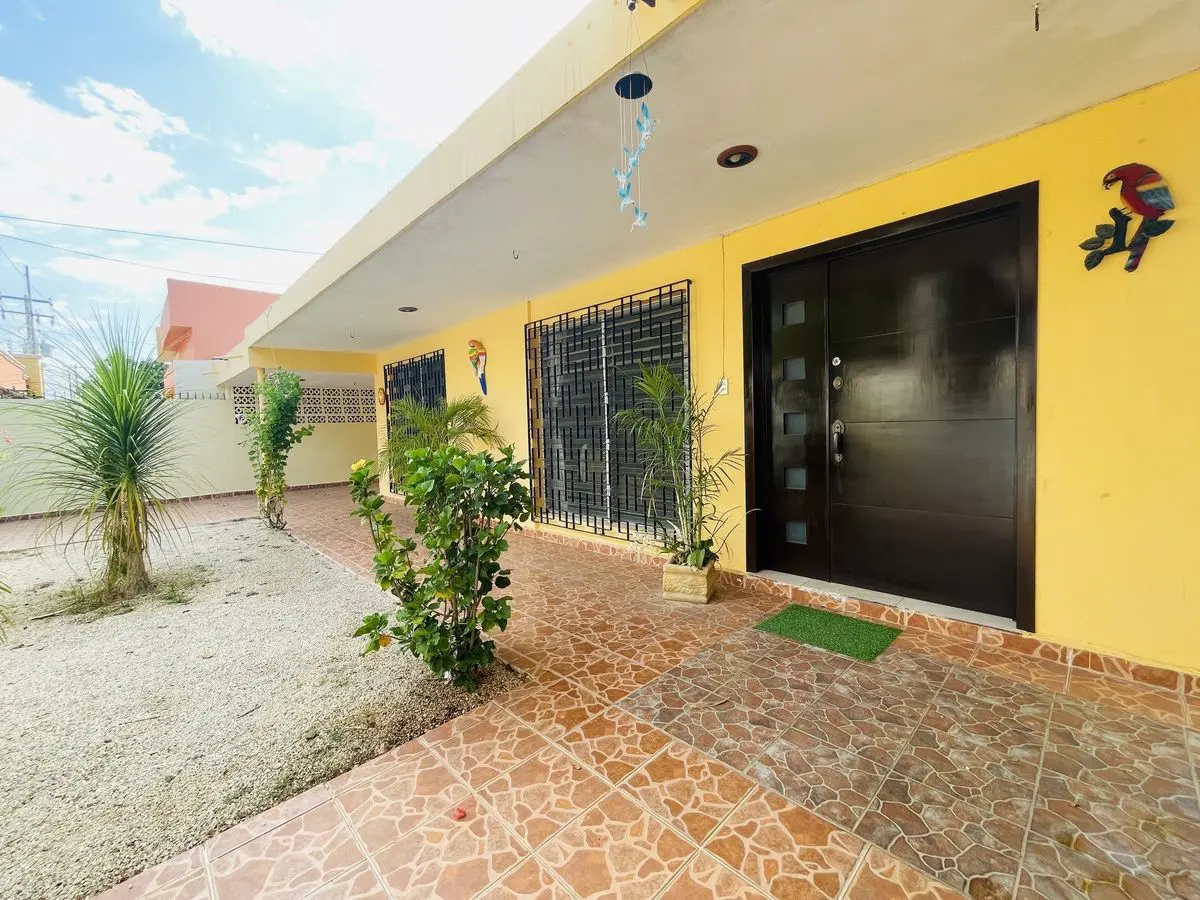 Casa en venta en Jardines de Mérida, Mérida — foto 1 de 50