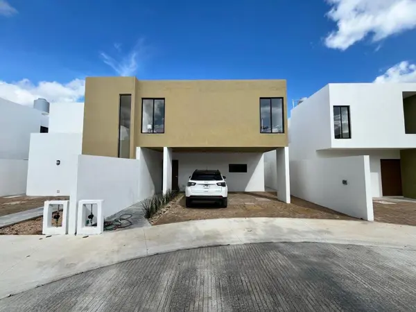 Casa en venta en Leandro Valle, Mérida — foto 2 de 31