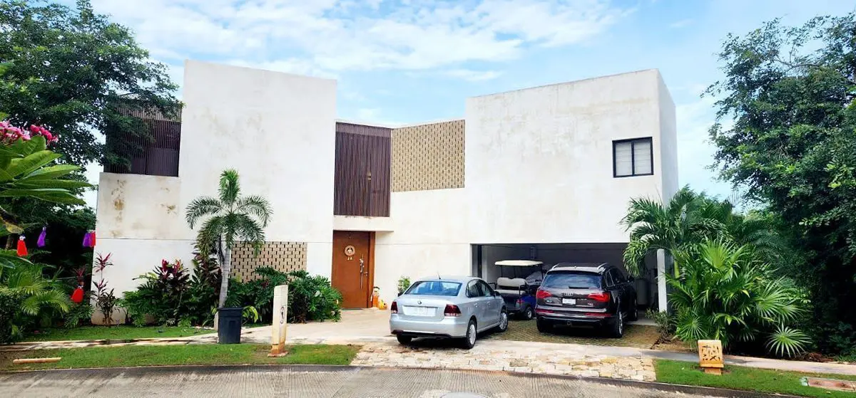 Casa en venta en Yucatán Country Club, Mérida — foto 1 de 34