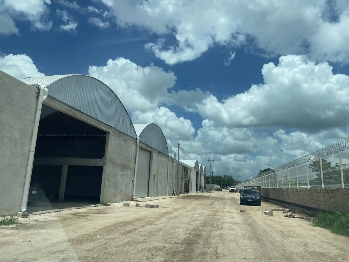 Bodega en renta en Chichi Suarez, Mérida — foto 1 de 11