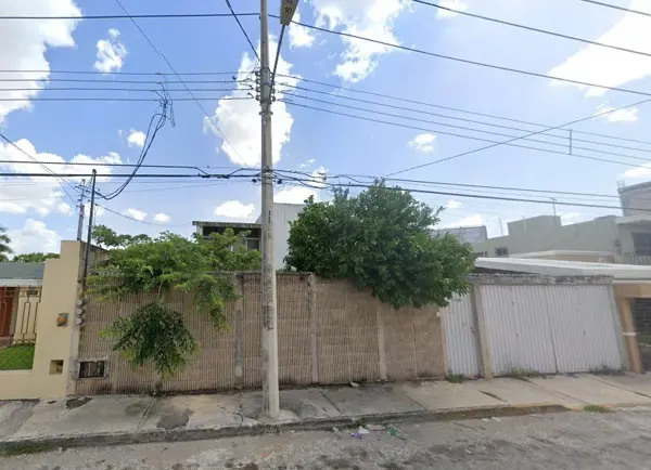 Casa en Venta en Villas del Sol, Merida, Oficina o Casa Habitacion, 4 Recamaras