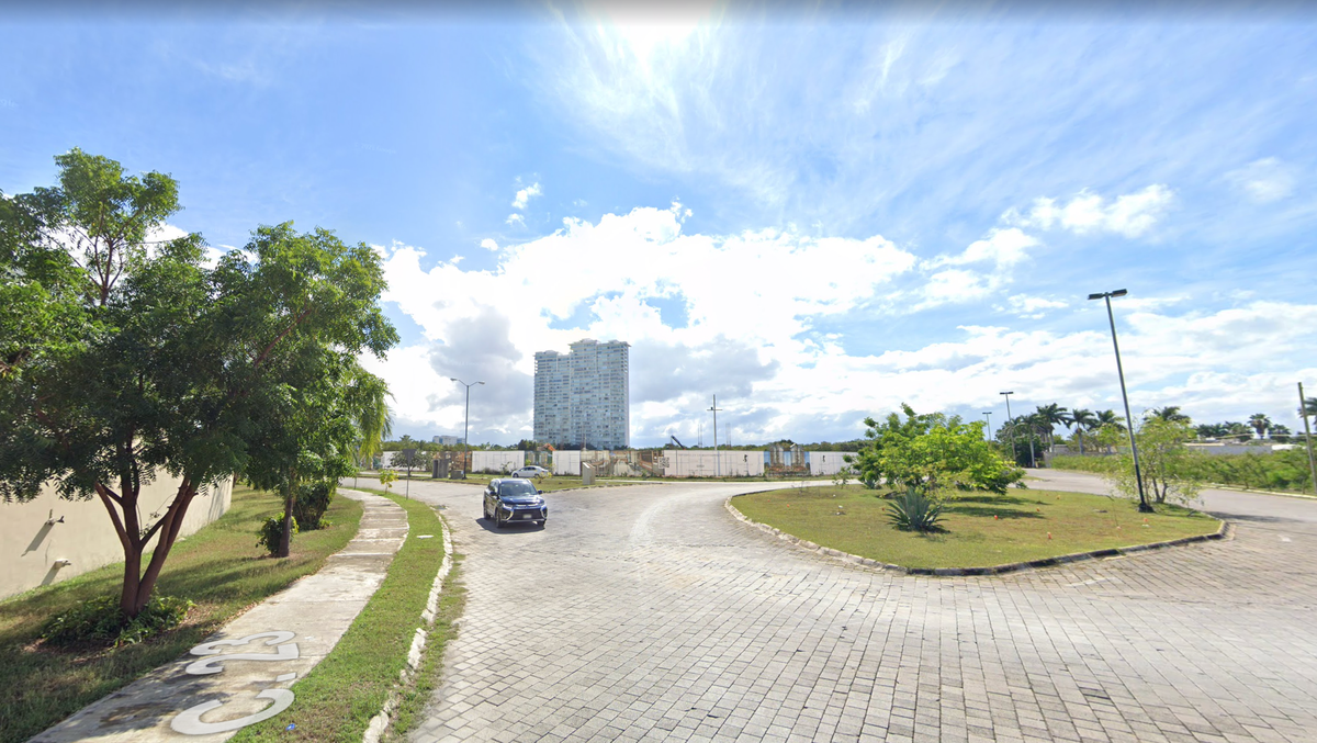 Terreno en venta en Altabrisa, Mérida — foto 1 de 11