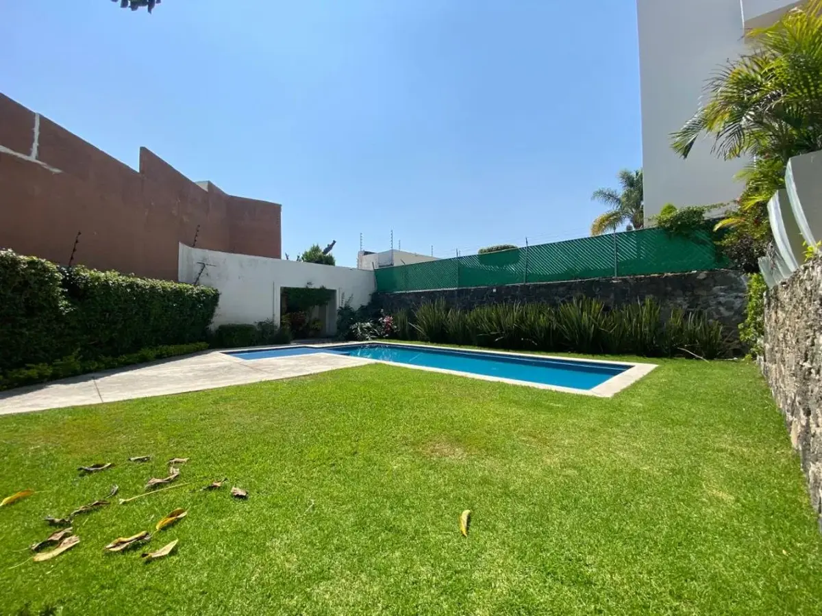 Casa en venta en Lomas de Cortes, Cuernavaca — foto 1 de 18