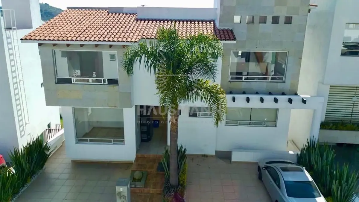 Casa en venta en Bosque Esmeralda, Atizapán de Zaragoza — foto 1 de 18