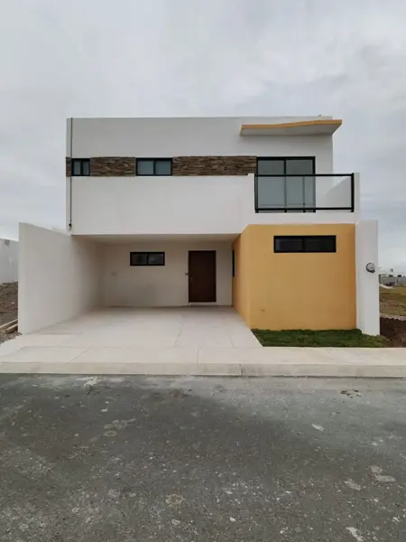 Gran oportunidad de residencia con recamara en planta baja en venta en la Riviera Veracruzana