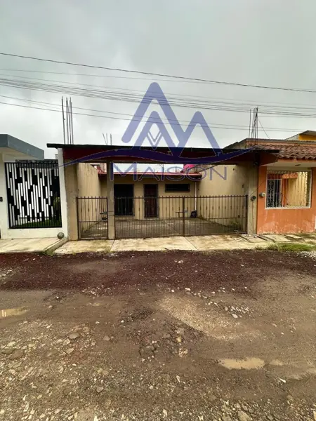 Casa En Venta En El Balsamo Quiebra Hacha, Coatepec, Veracruz. JX71