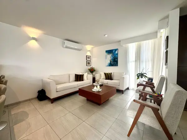 Casa en venta en Lomas de la Rioja, Alvarado — foto 3 de 16