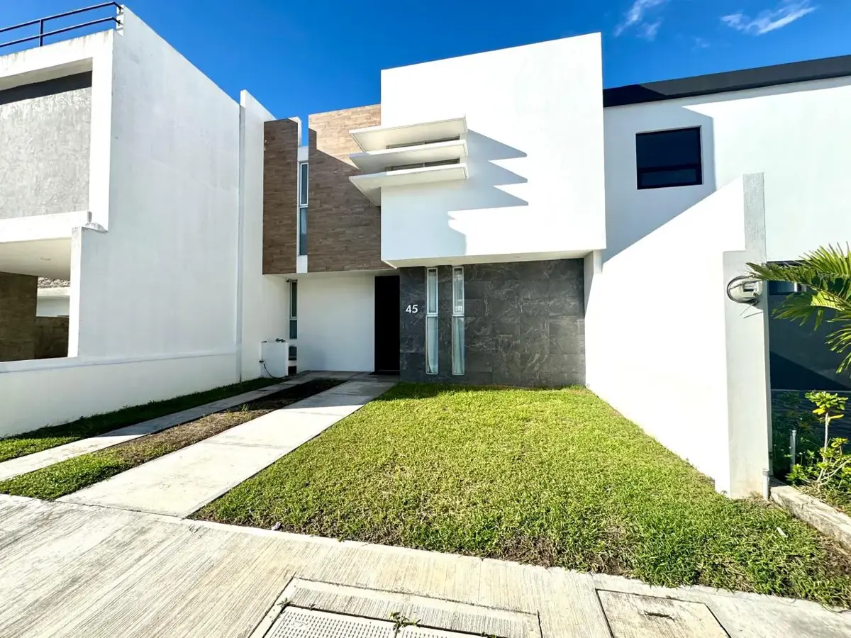 Casa en venta en Lomas de la Rioja, Alvarado — foto 1 de 16