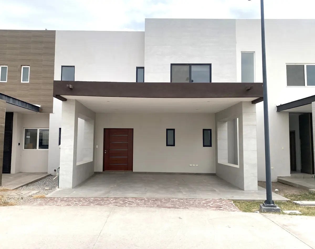 Casa en venta en Altozano La Nueva Laguna | Circuito Ciruelos Casa en venta en Altozano La Nueva Laguna | Circuito Ciruelos