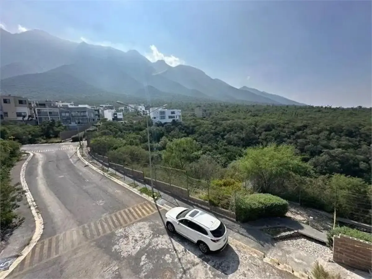 Casa en venta en Cumbres Elite Premier Privada Apeninos, Monterrey — foto 1 de 29
