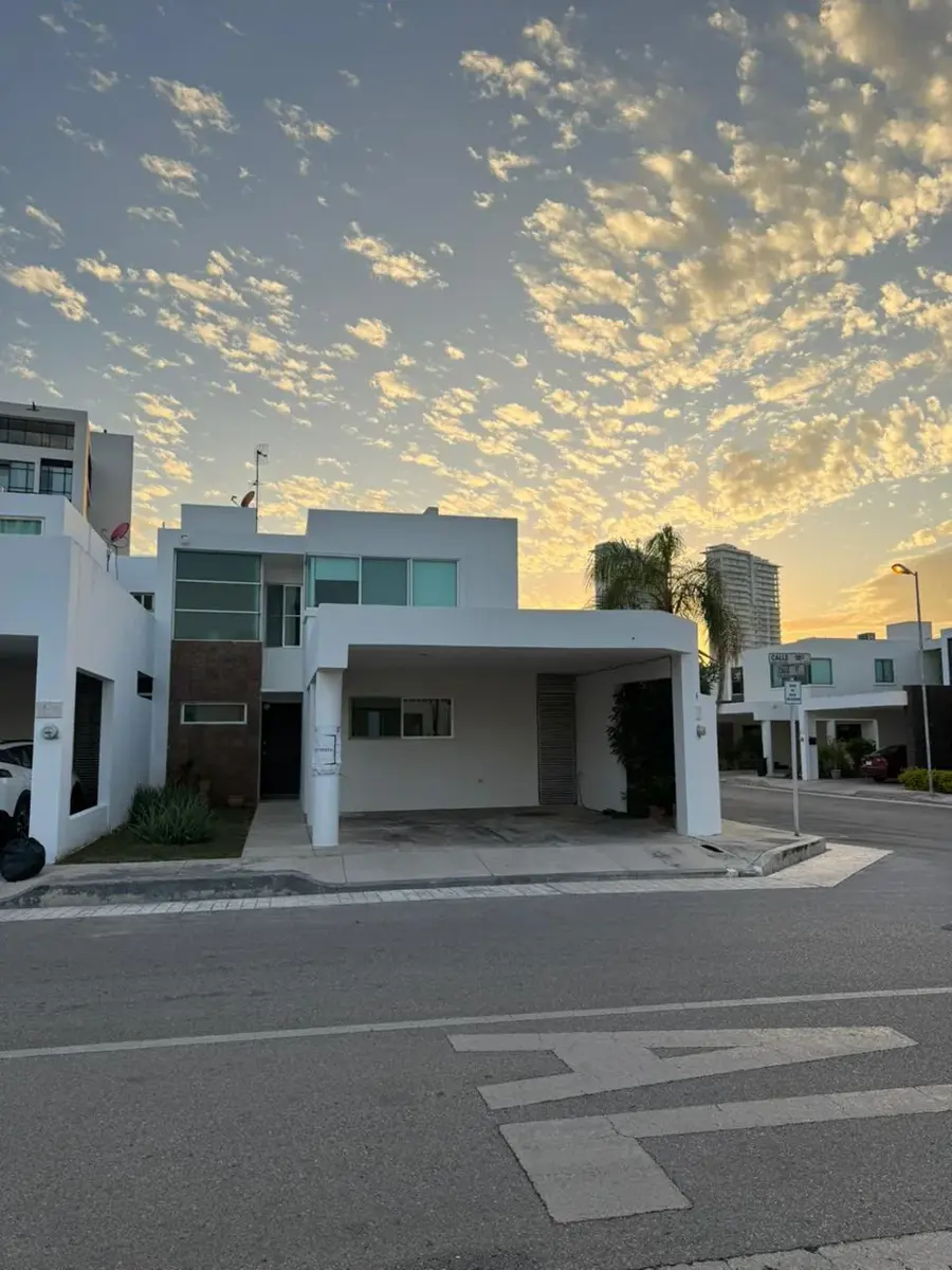 Casa en venta en Altabrisa, Mérida — foto 1 de 15