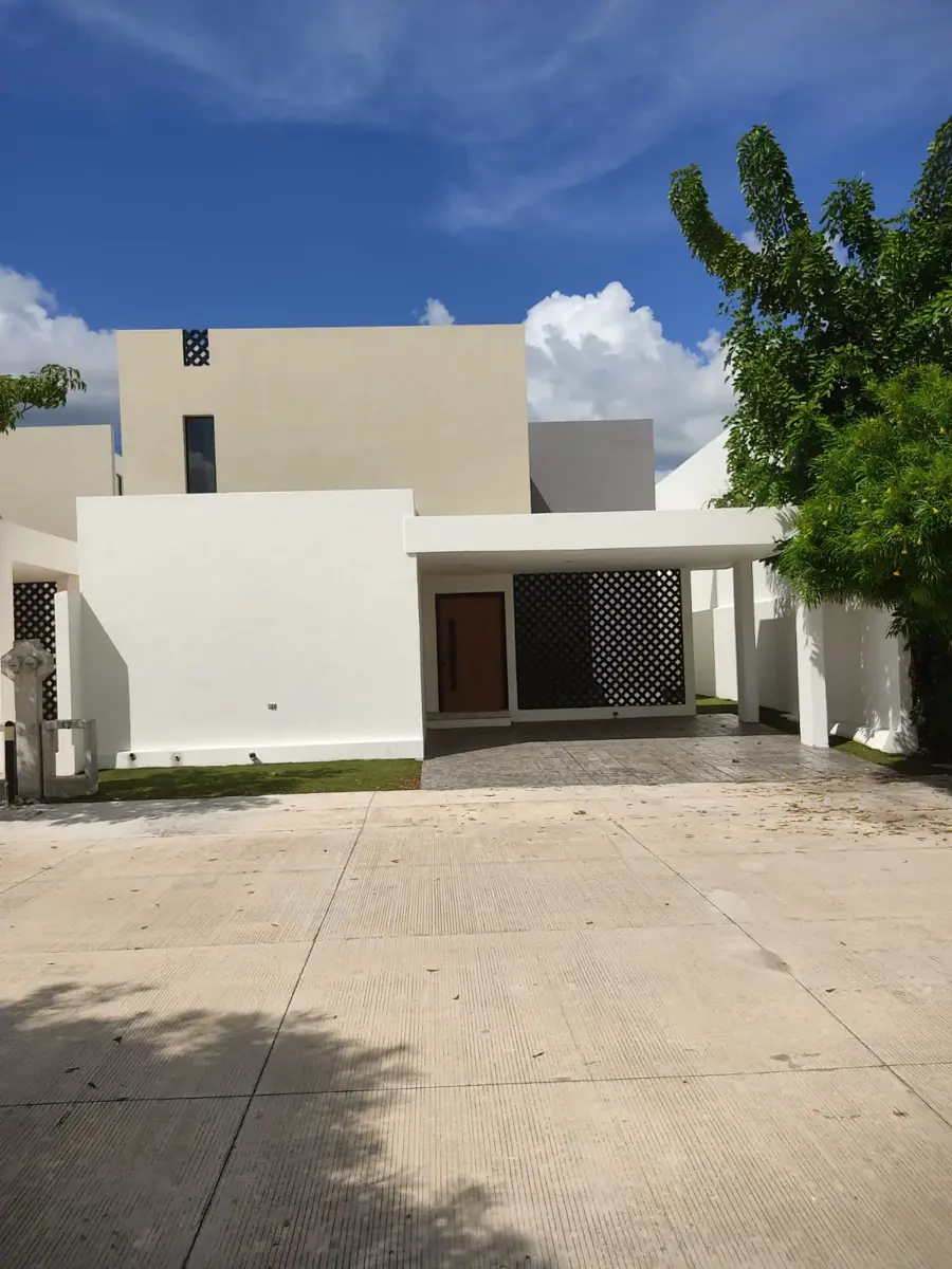 Casa en venta en Altabrisa, Mérida — foto 1 de 35