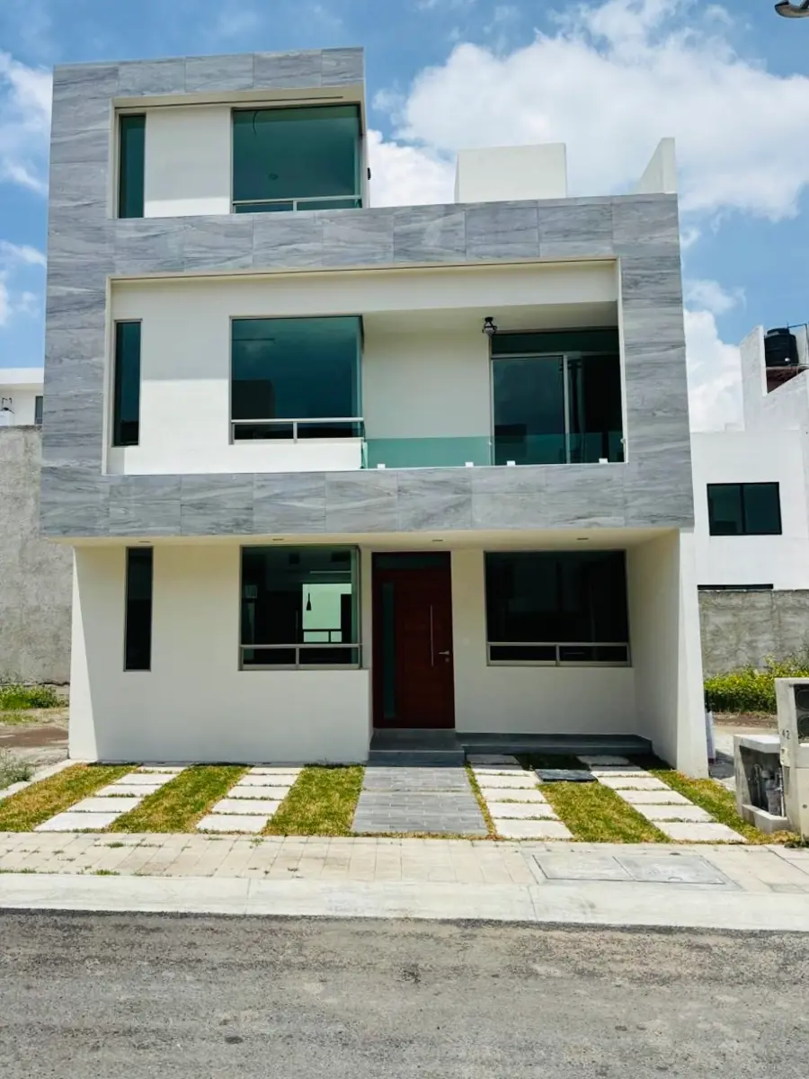 Casa en venta en Explanada Sur, Pachuca de Soto — foto 1 de 25