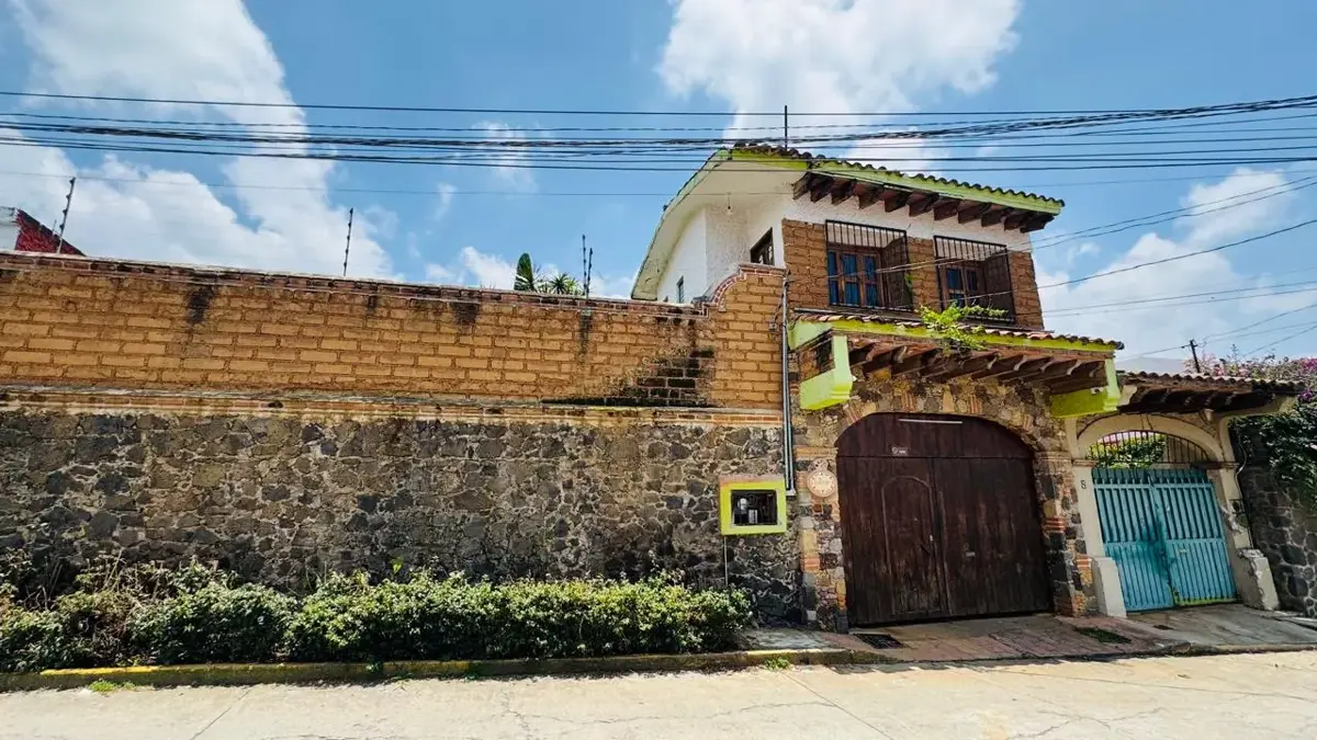 Casa en venta en Santa Maria Ahuacatitlan, Cuernavaca — foto 1 de 35