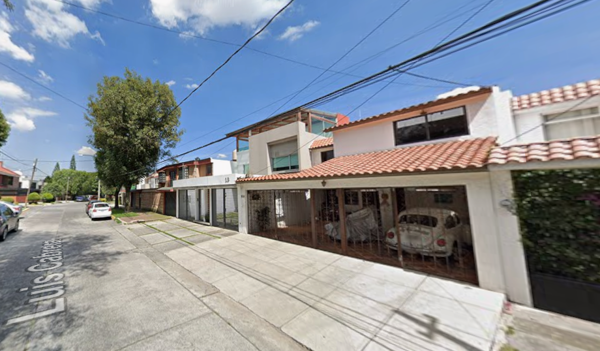 CASA EN VENTA EN CIUDAD SATELITE-NAUCALPAN CASA EN VENTA EN CIUDAD SATELITE-NAUCALPAN