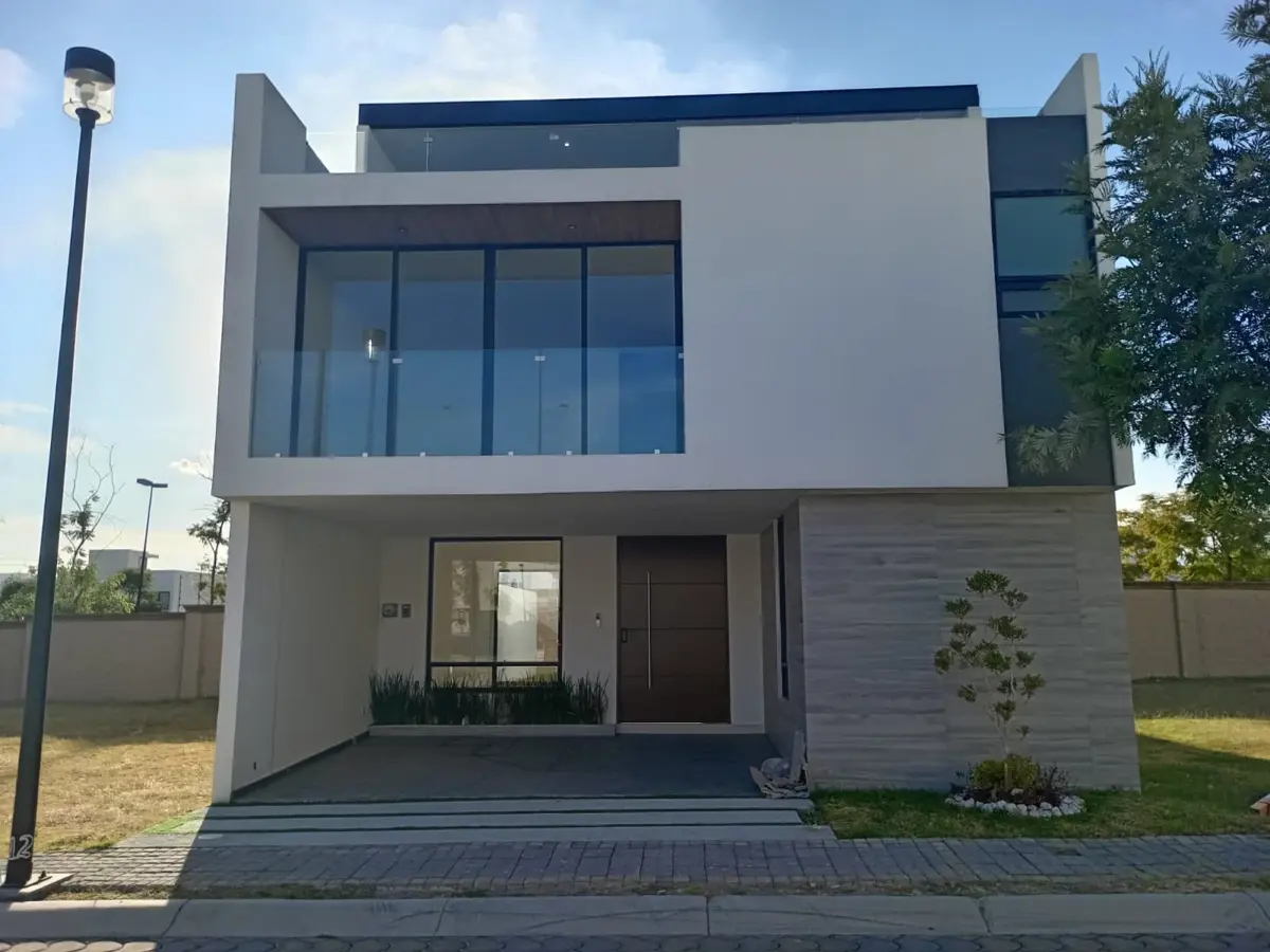 Casa en venta en Lomas de Angelópolis, Ocoyucan — foto 1 de 33